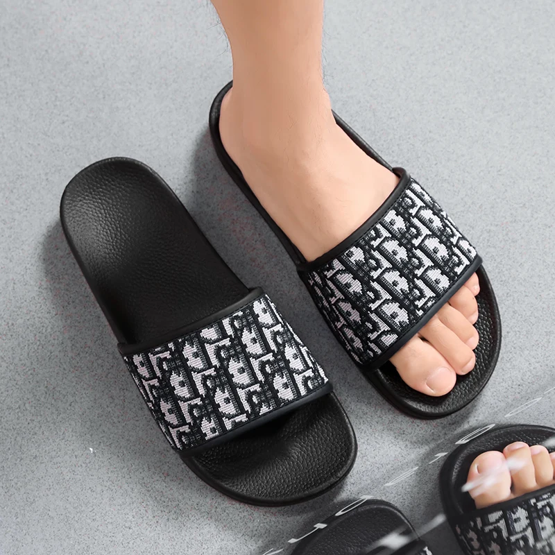 Outdoor Sandals Clogs Beach Slippers Summer Men Fashion Slippers Indoor Home Slides Bathroom Shoes Comfortable Soft Flip Flops image 5