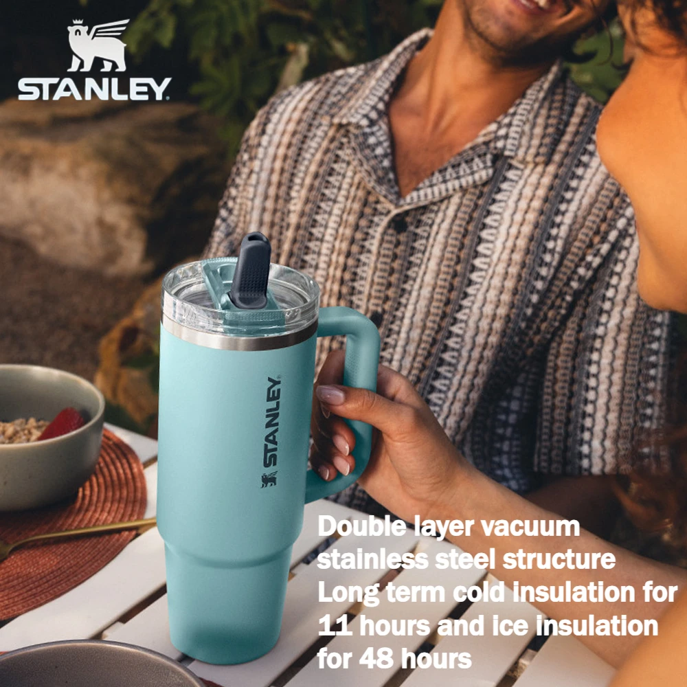 Термокружка Stanley Cup Quencher H2.0 40oz с эргономичной ручкой, соломинкой без BPA, сохраняет напитки холодными до 24 часов, идеально подходит для спортзала и поездок на работу.