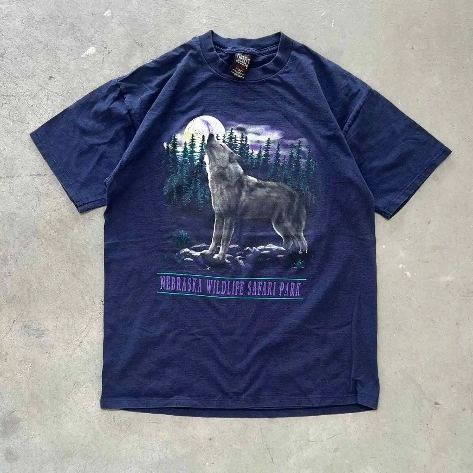 Vintage 90s Nebraska Wilderness Safari Park Wolf Animal Nature T-Shirt