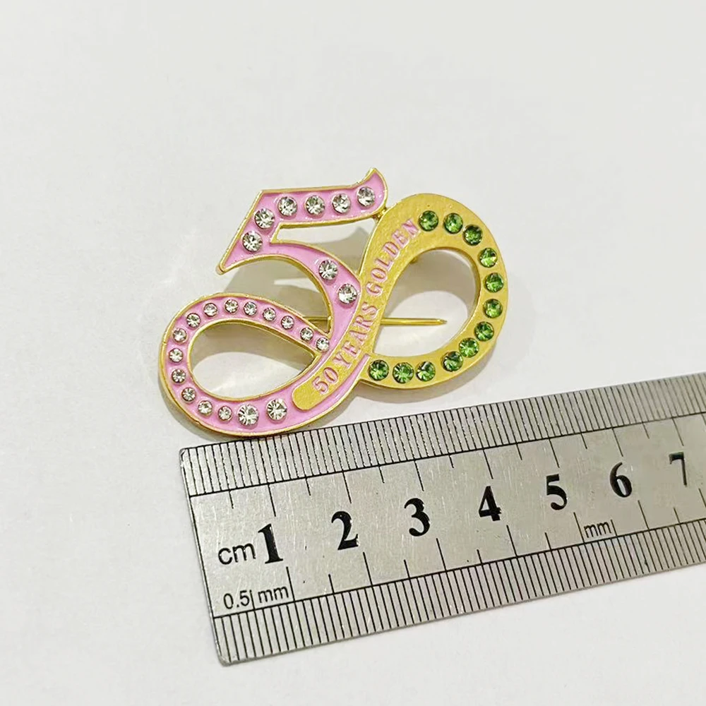 دبوس ذهبي يوناني 50 عامًا