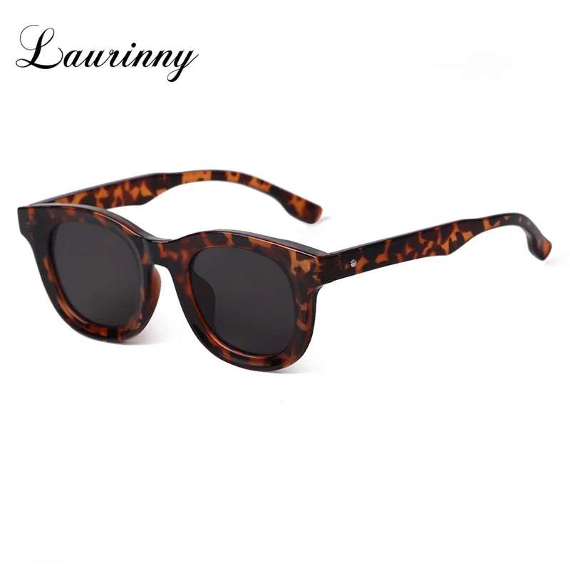 LAURINNY Fashion Small Square Sunglasses Luxury Designer Women Retro Clear Ocean Lens Shades UV400 Men Punk Cat Eye Sun Glasses