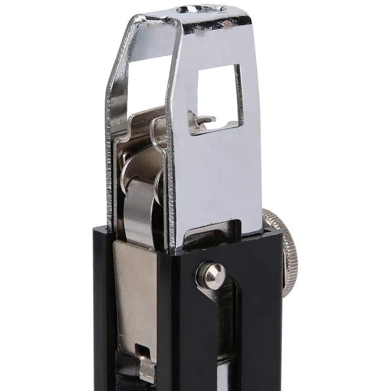 Bor listrik dengan obeng hitam, adaptor pistol paku rantai otomatis, peralatan pengencang sekrup dipasang di bor listrik
