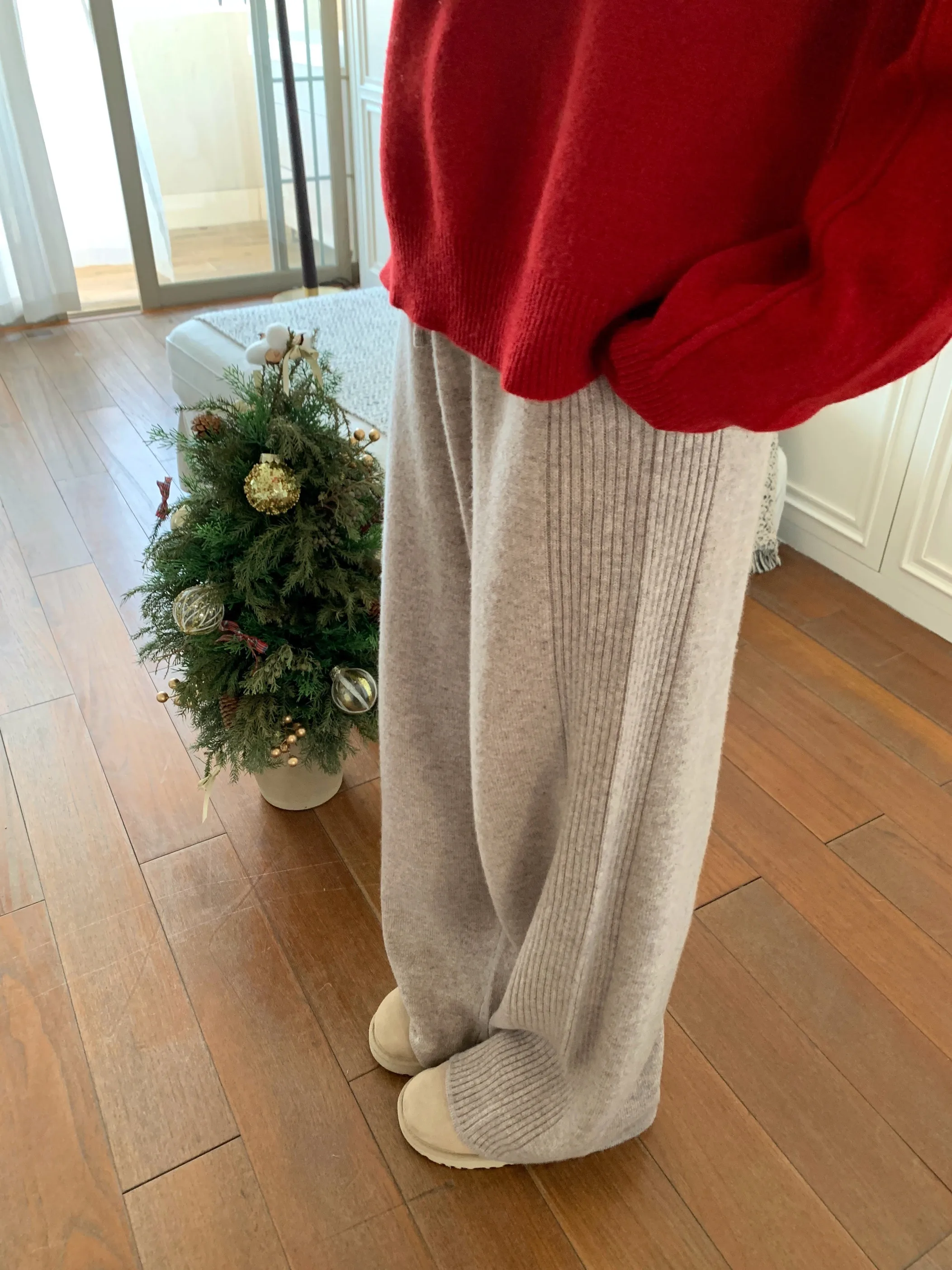 Fretaro Casual broek, elastische taille, 00% wol, gedrapeerde zijstreep, licht kameel, gebroken wit, wijde pijpen, rechte snit damesbroek