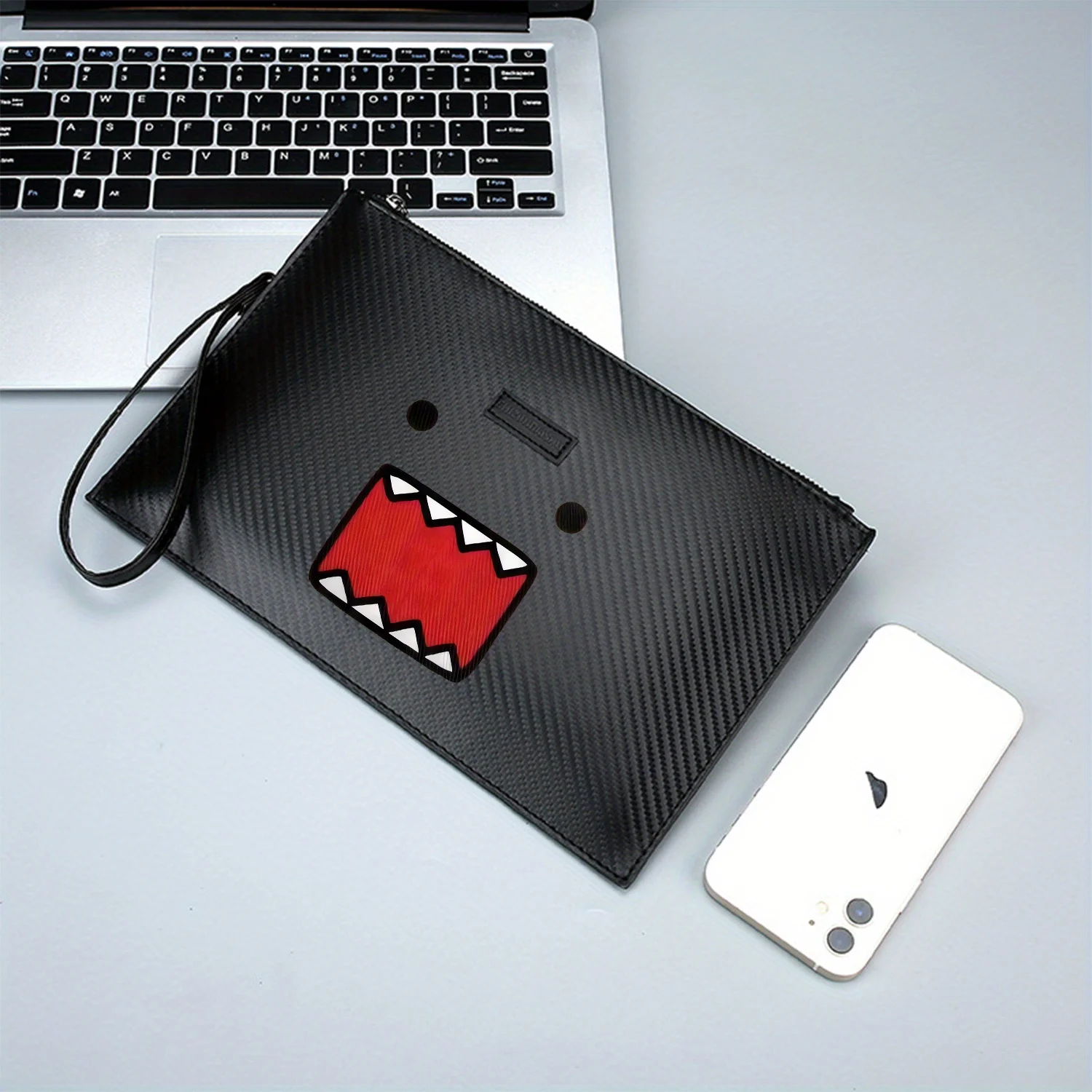 فم مربع وجه أسود أشكال عيون أنيقة مطبوعة من البولي يوريثان حقيبة يد رجالية عصرية وعملية للحمل اليومي #2