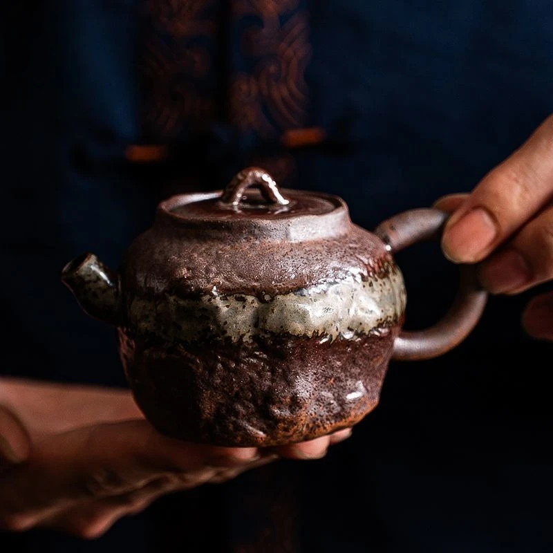 

Vintage Kiln Variable Ceramic Special-shaped Teapot Modern Irregular Pottery Kung Fu Teapot Home Afternoon Tea Set Home Decor