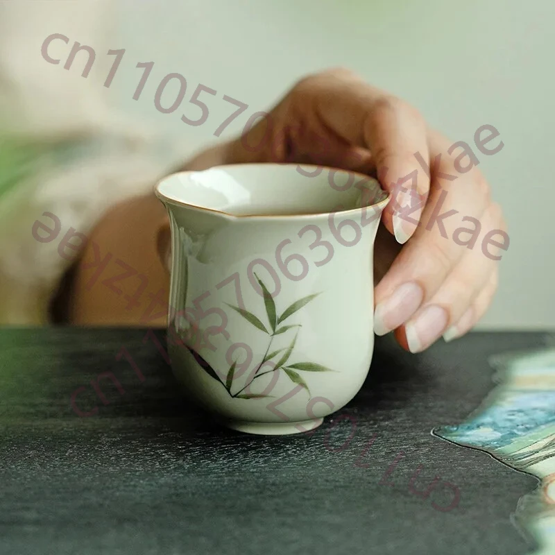 

Набор из 2-х керамических чашек для чая с ручной росписью и бамбуковым декором, маленькие дегустационные кружки