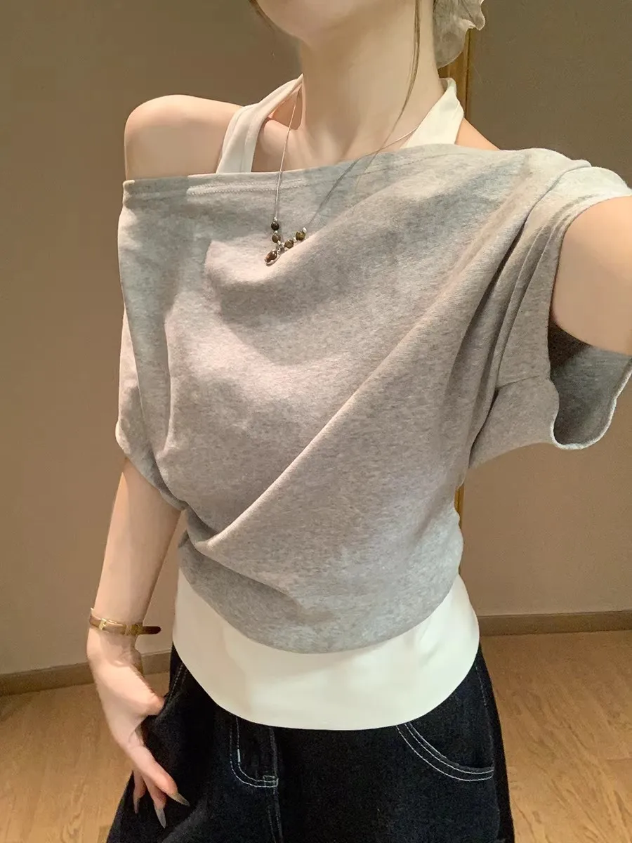 Camiseta gris de manga corta para mujer, estilo americano, serie Miu, cuello halter con hombros descubiertos, ajuste holgado, top de verano de Bi Yung Ge