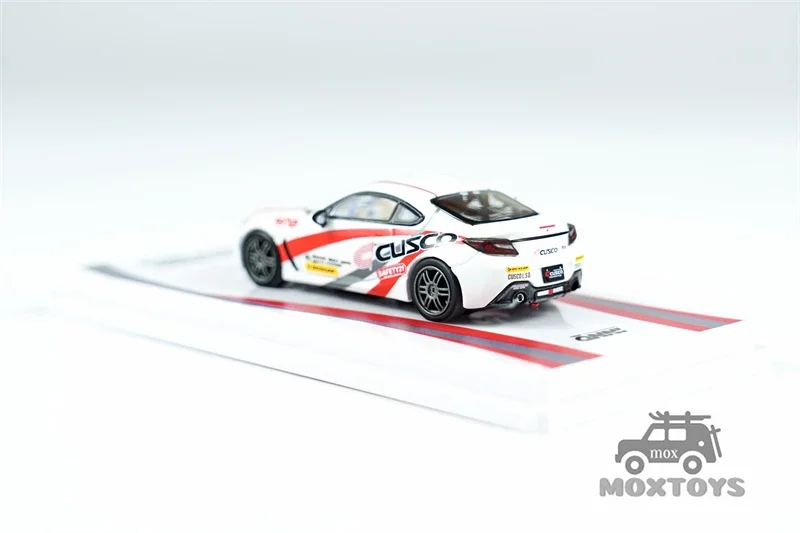 รถโมเดลไดแคสต์สีขาว INNO 1:64 GR86 ปรับแต่งโดย CUSCO รุ่น IN64-GR86-CUSCO