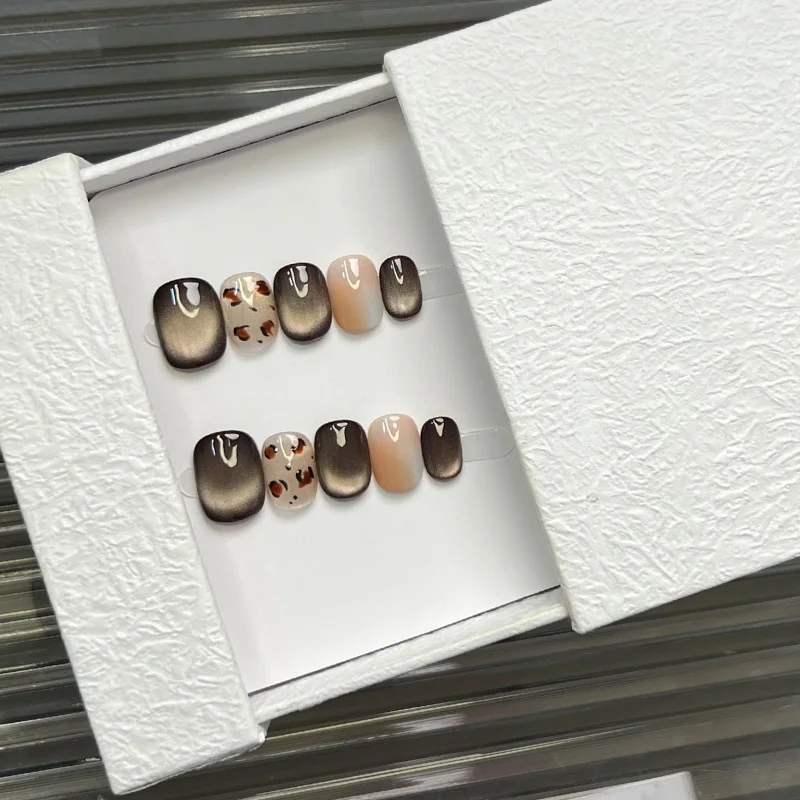 10Pcs Short Square Head Handmade False Nails Cat's Eye Shiny Powder Grid Press on Fake Nails Sequin Wearable Full Cover Nail Tip