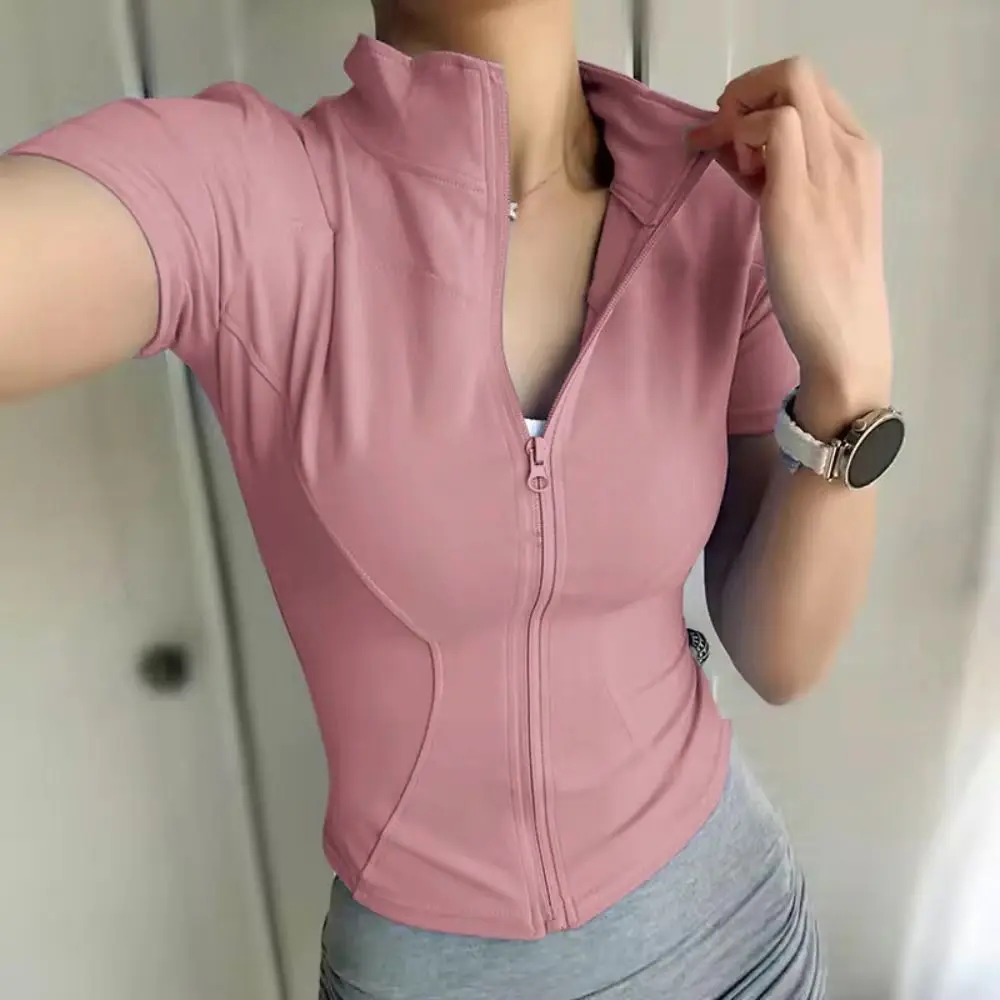 Leichtes, schmal geschnittenes Damen-Sporttop mit Reißverschluss vorne, Kurzarm-Yoga-Top mit Nahtdetails, einfarbiges Workout-Shirt für den Sommer – Detail 10