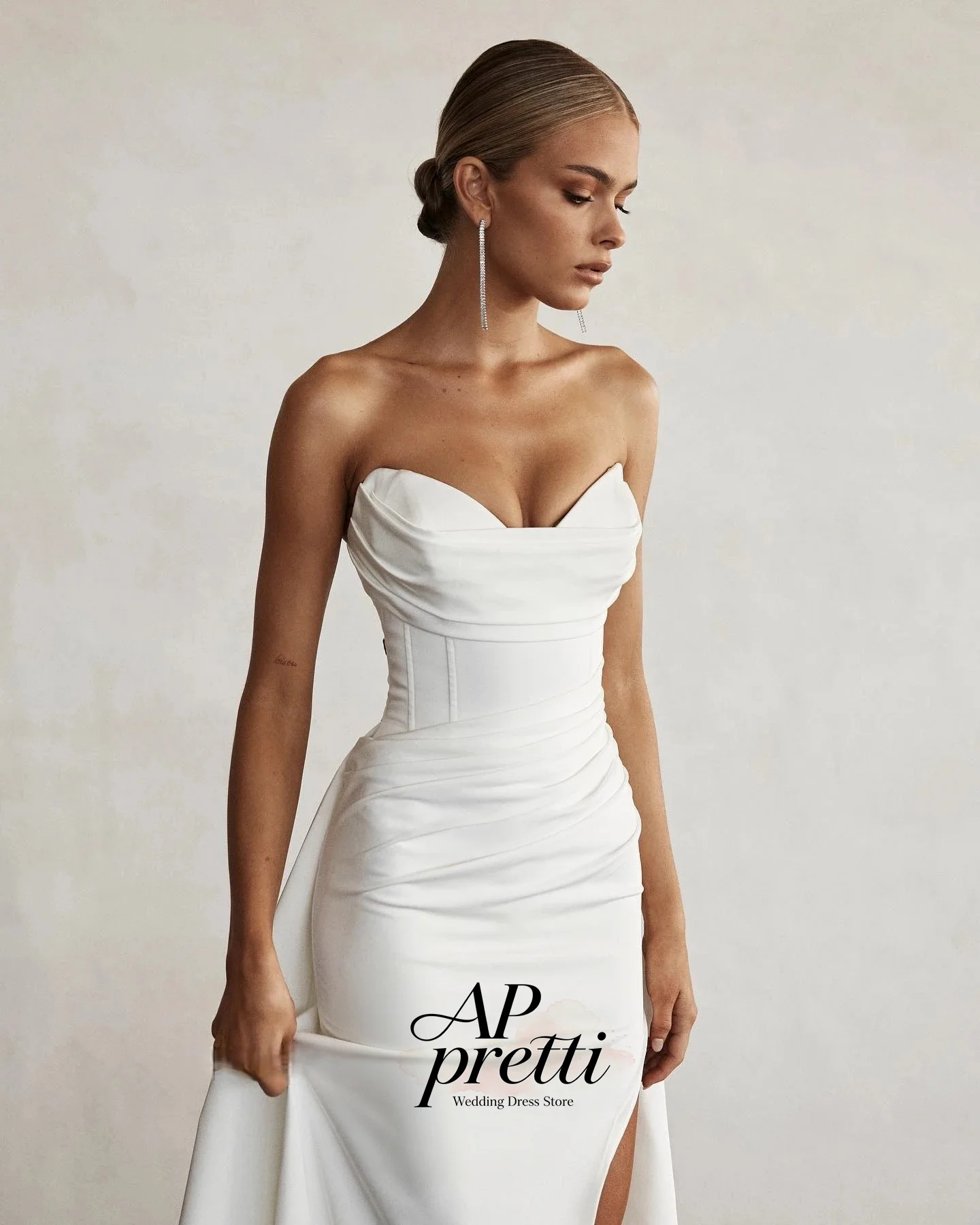 AP Pretti Elegant Soft Satin Wedding Dress Sweetheart Customized Sleeveless Sweep Train Trumpet Bridal Gown Vestidos Novias Boda