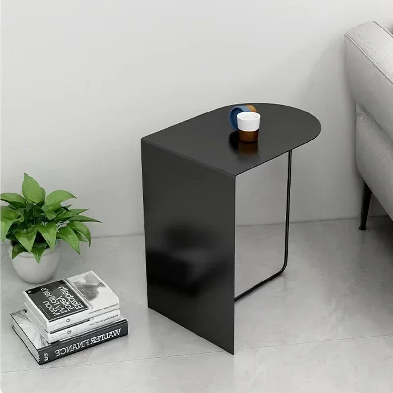 Custom Nordic Iron Small Side Table Light Luxury Creative Designer Movable Bedside Small Coffee Table Bedside Table