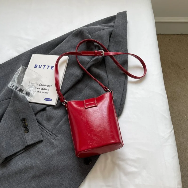 

2025 Новая элитная брендовая женская кожаная сумка-тоут известного дизайнера, простая элегантная парижская сумка ​