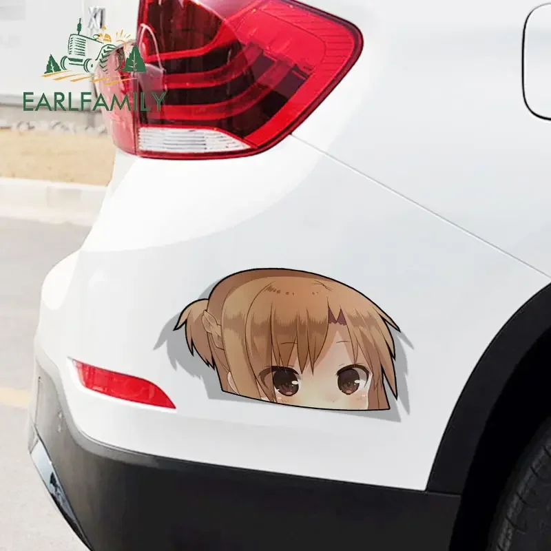 EARLFAMILY Yuuki Asuna Peeker أنيمي كبير رئيس الفينيل سيارة ملصق JDM الزجاج الأمامي الخلفي جذع الأمتعة ثلاثية الأبعاد الشارات