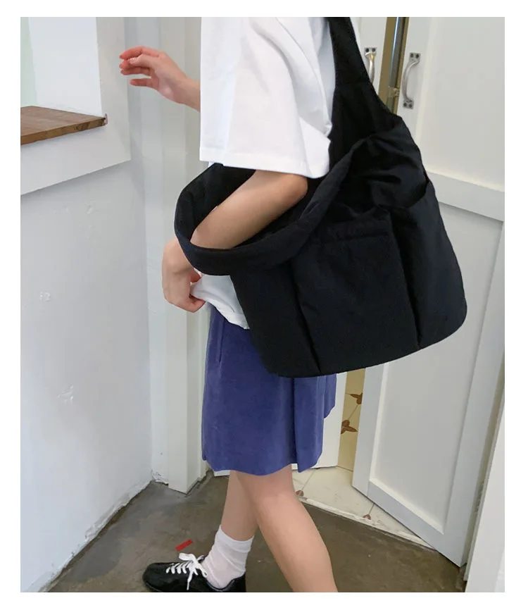 حقيبة حمل نسائية ذات سعة كبيرة 2025 حقيبة جديدة مطوية ناعمة تحت الإبط حقيبة كتف مفردة عصرية بسيطة ومتعددة الاستخدامات