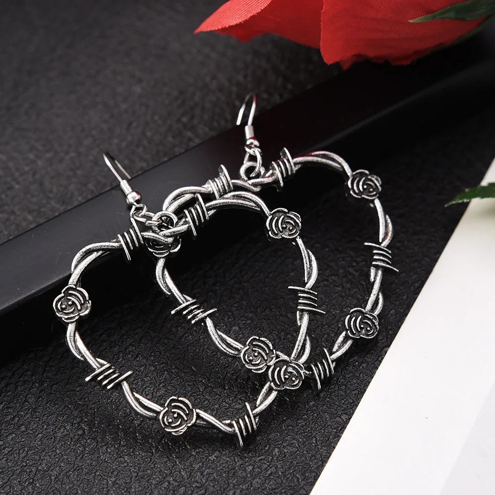 Punk Barbed Wire Heart Earrings Gothic Barbed Metal Rose Heart Earrings Jewelry Black Heart Drop Earrings Party Accessories