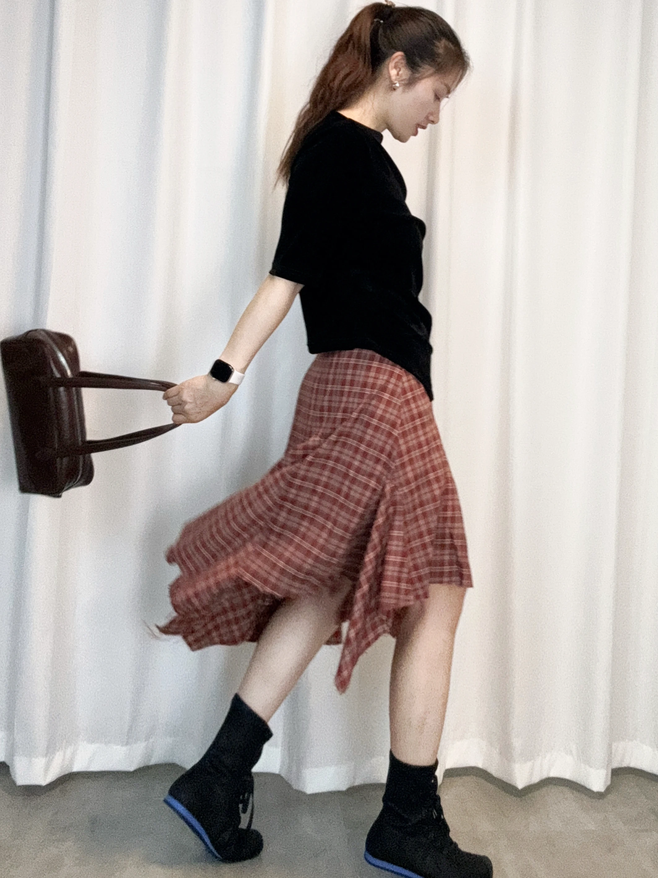 

2025 New Retro Artistic Plaid Versatile High Waist Slimming Midi A-Line Skirt for Women Asymmetrical Ci Commute Skirt