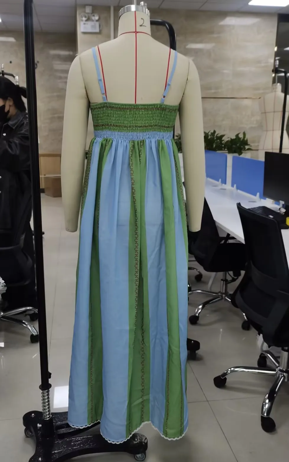 Vestido largo tipo camisola a rayas para mujer, vestido de playa fluido con tirantes finos de verano y corte holgado con bolsillos delanteros para vacaciones