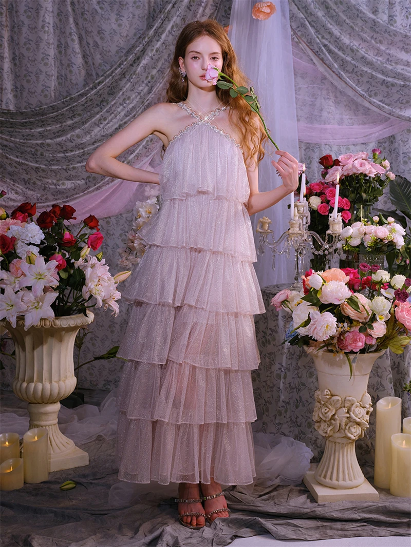 Vestido de Alta Costura  Verão 2025 E com Alça de Diamante e Saia em Camadas Vestido de Casamento Longo em A-Line