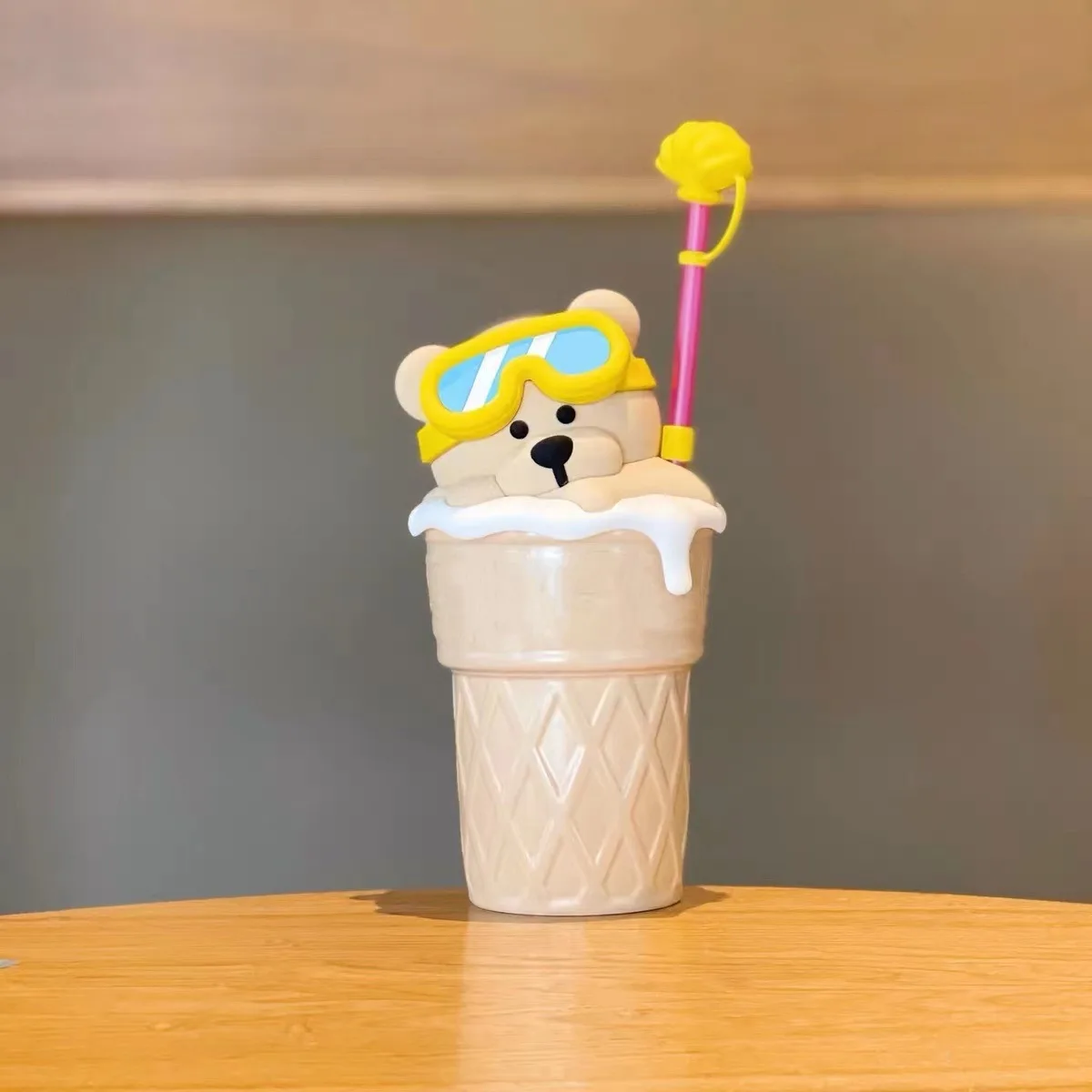 Imagem -04 - Urso Kawaii Caneca Cerâmica Irregular Ice Cream Cone Cup Criativo Silicone Mergulho Urso Tampa Caneca de Palha Café Leite Home Office Cup