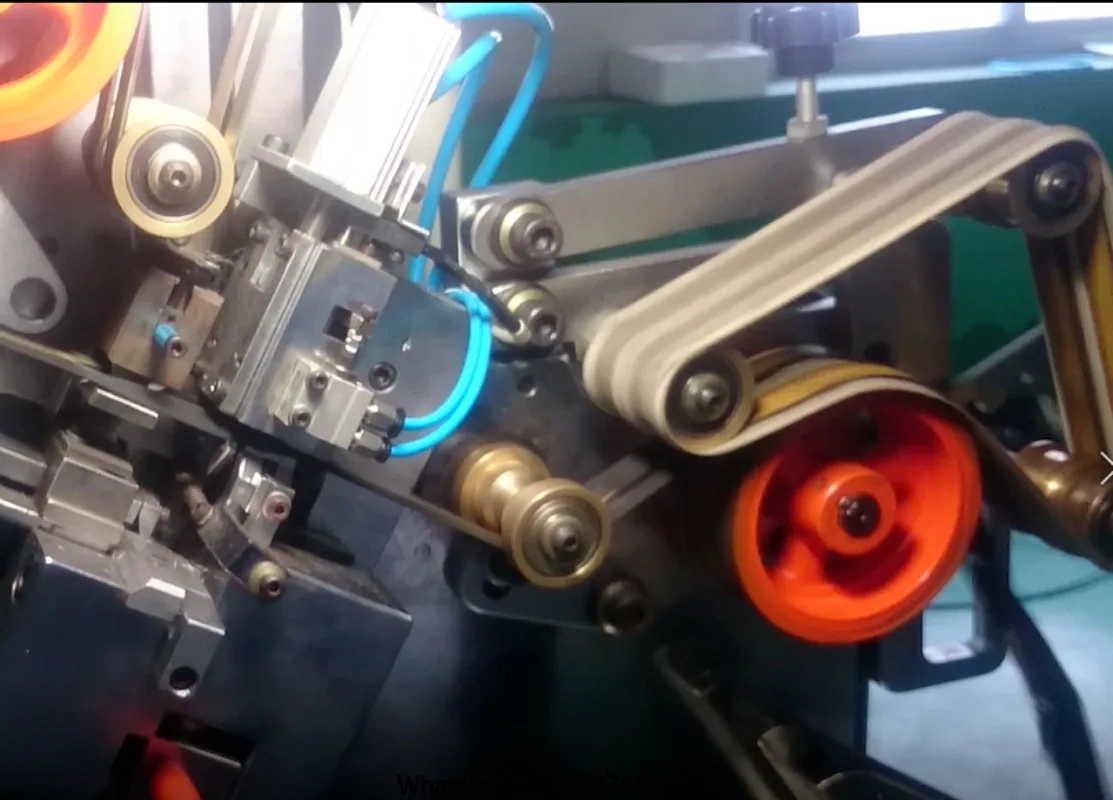 Macchina con cerniera