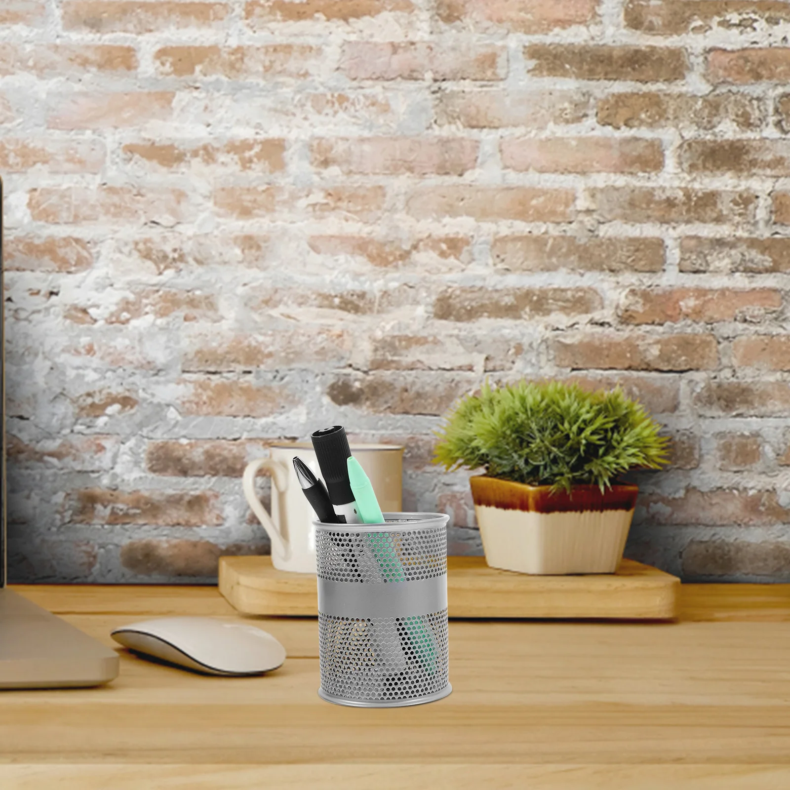 

Metal Pen Container Mesh Pencil Cup for Desk Office Study Room Makeup Brush Holder Organizer Pencil Cup