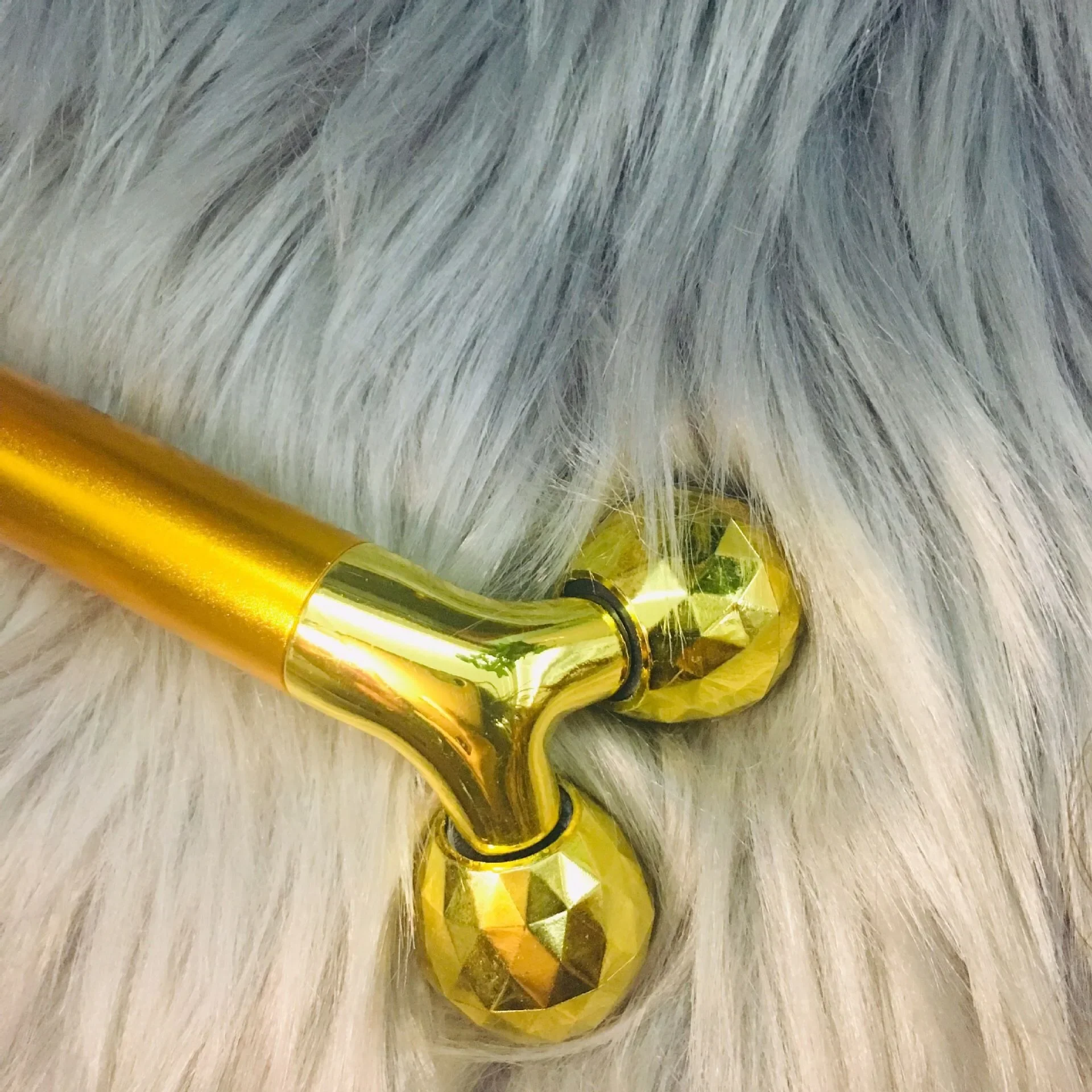 Dispositivo per la bellezza del viso con rullo 3D, colore oro con rullo 24K, massaggio vibrante, crea V-face, batteria AA ML-067-DC