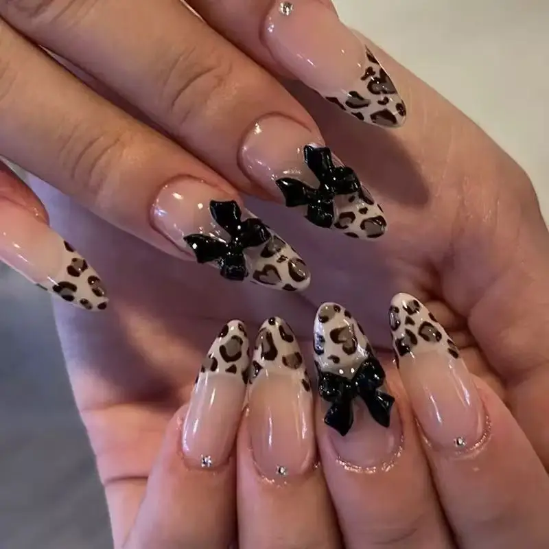 24Pcs Leopard French Nail Self-adhesive Press Nails Mid-Length Realistic Fake Nails Almond Fashion Bow Artificial Nail Press On