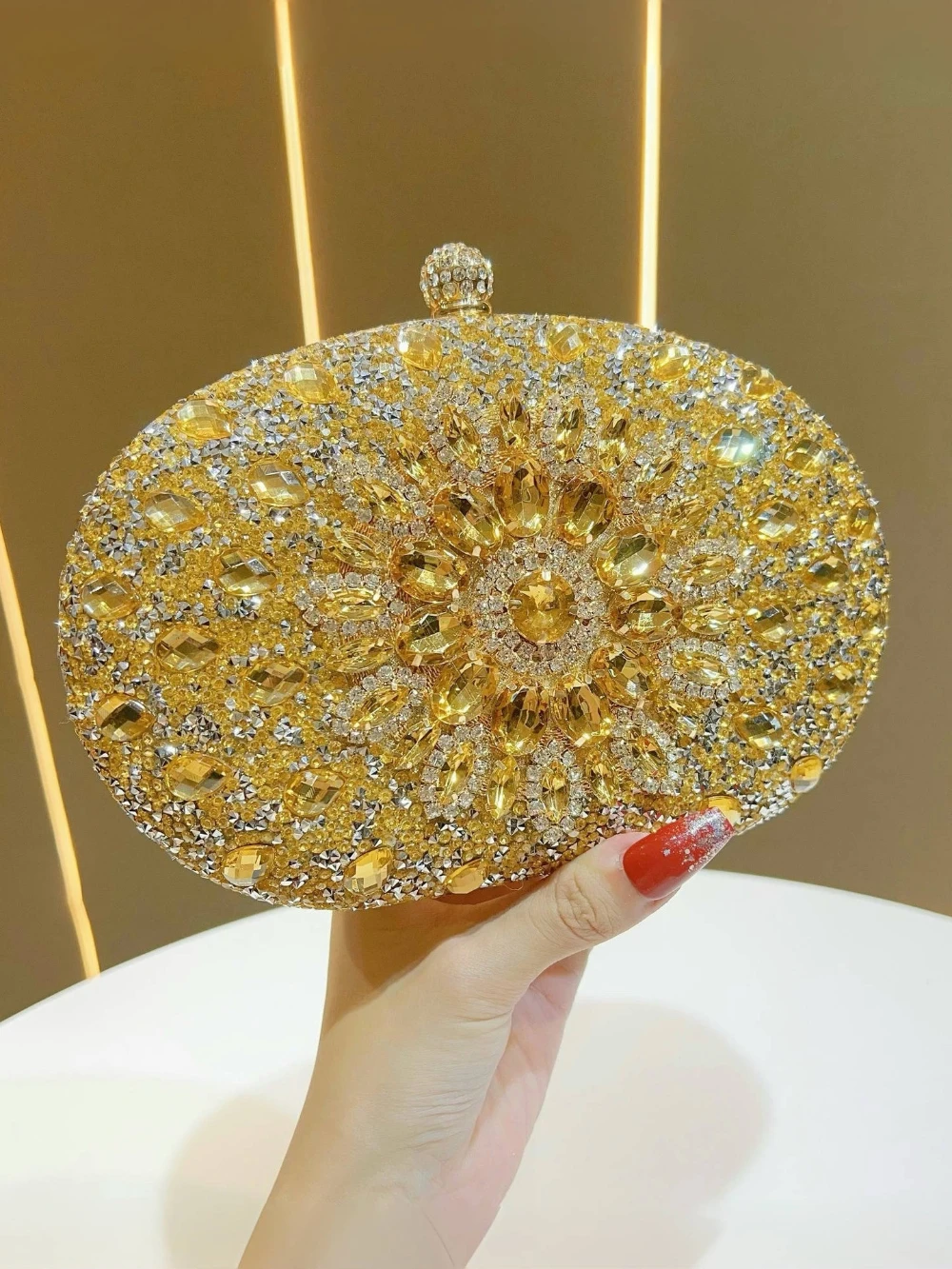 Luxurious Diamond-Encrusted Rhinestone Crossbody Small Handbag Versatile Elegant Women's Fashion Accessory image 3