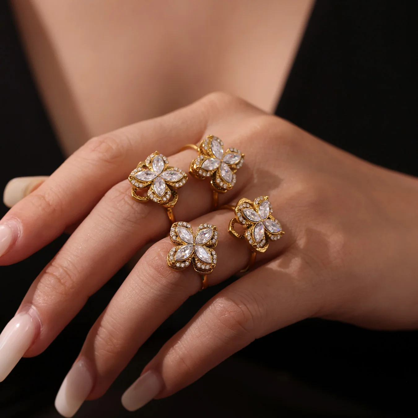 Nivora 빈티지 회전식 지르콘 꽃 스테인레스 스틸 체인 목걸이 귀걸이 반지 여성을위한 매력 웨딩 연회 쥬얼리