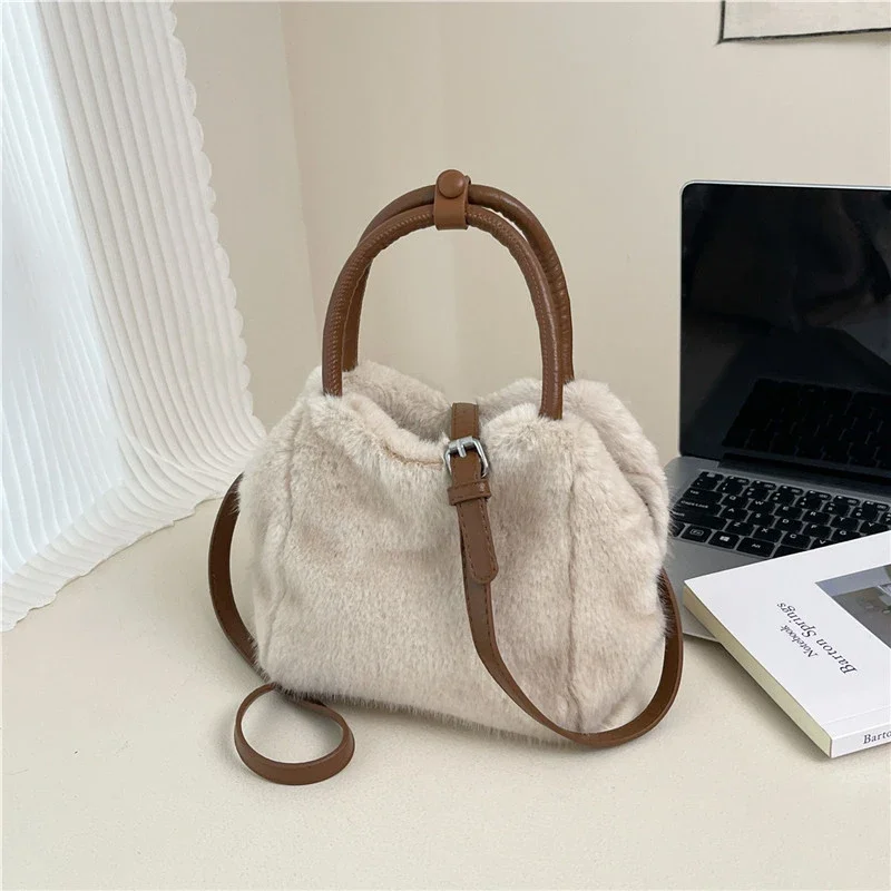 

Autumn Winter Hot Sale Exquisite Bags for Women 2026 New Solid Color Plush Shoulder Bags Temperament Versatile Sweet Handbag