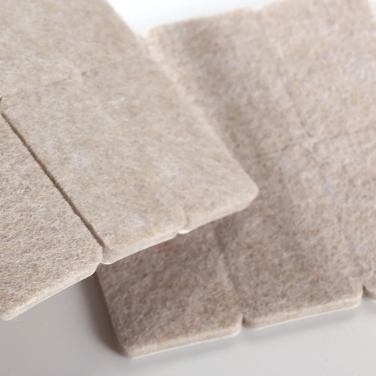 12 pezzi di feltrini resistenti per pavimenti, per mobili da tavolo, sedie, proteggono piastrelle in legno duro, linoleum dai graffi