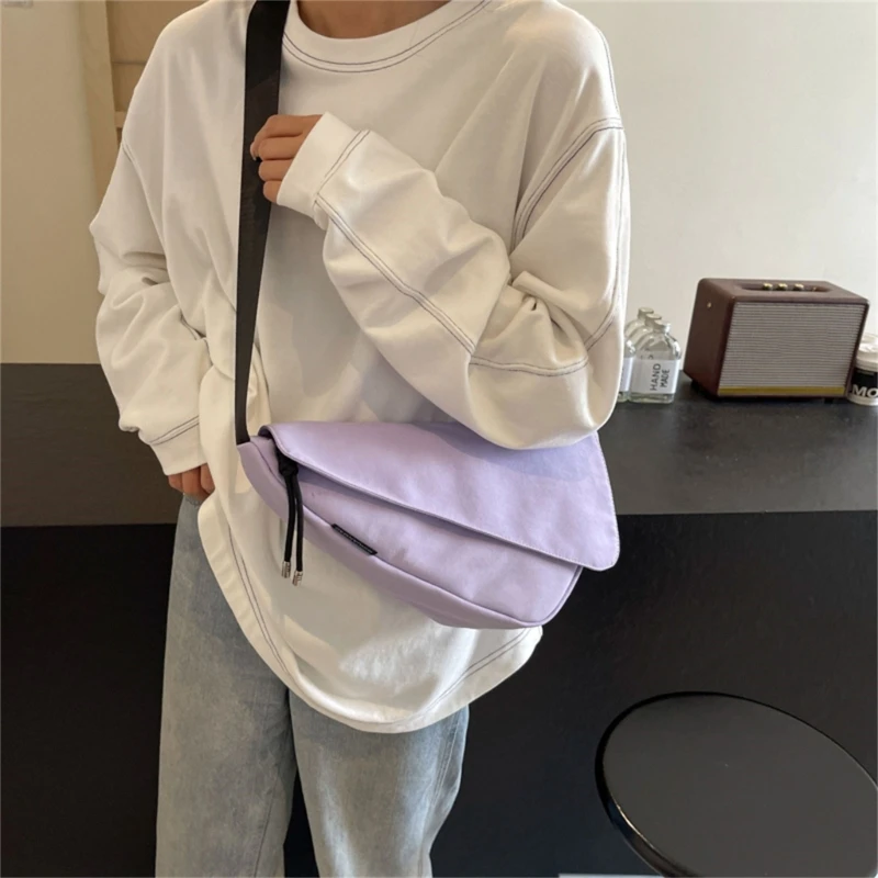 

Повседневная треугольная сумка. Просторная внутренняя модная сумка для покупок и путешествий.