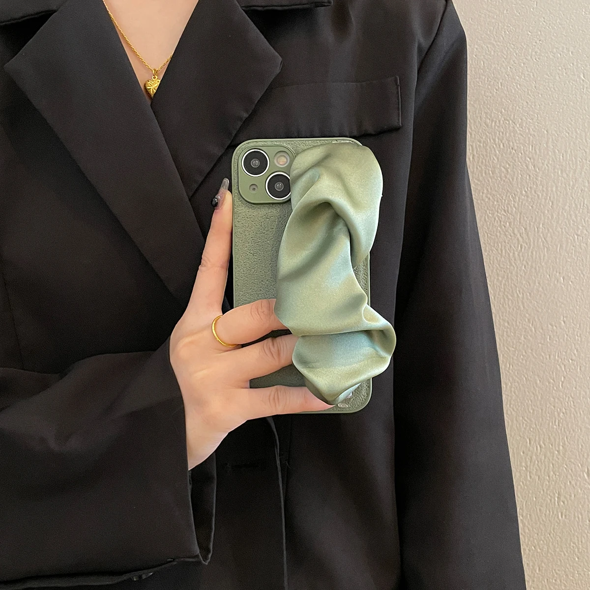 

Модный роскошный мягкий кожаный чехол для телефона для iPhone 14 13 12 11, чехол с полной защитой камеры и ремешком