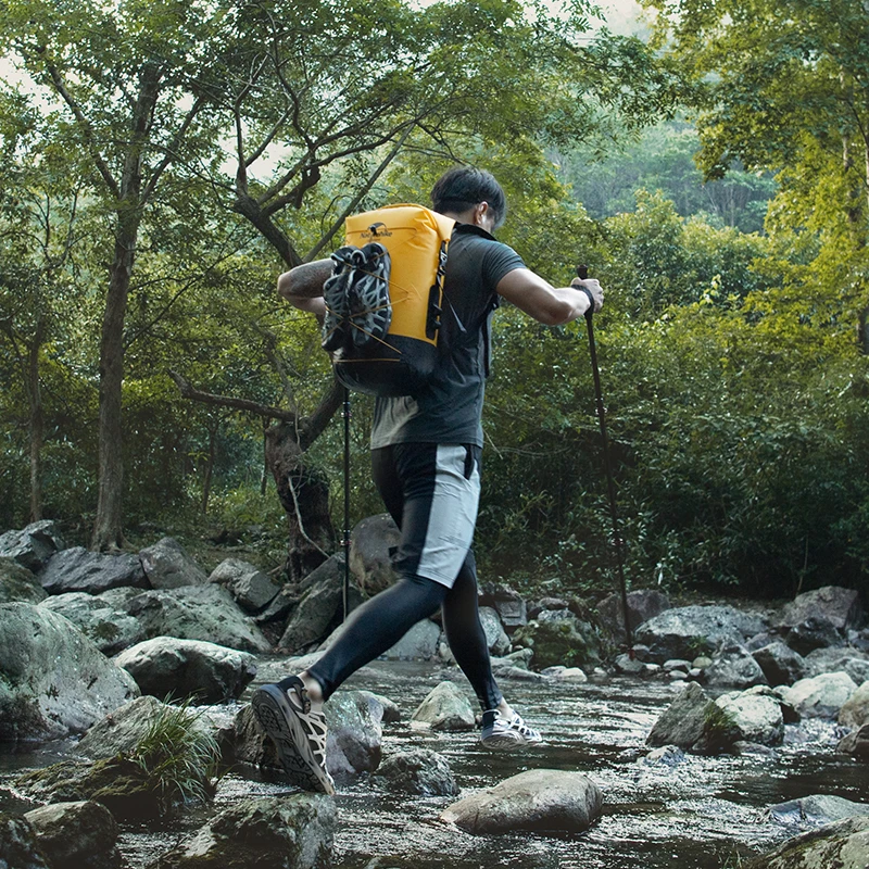 Naturehike-bolsa impermeable de separación seca y húmeda de TPU, mochila portátil de gran capacidad para exteriores