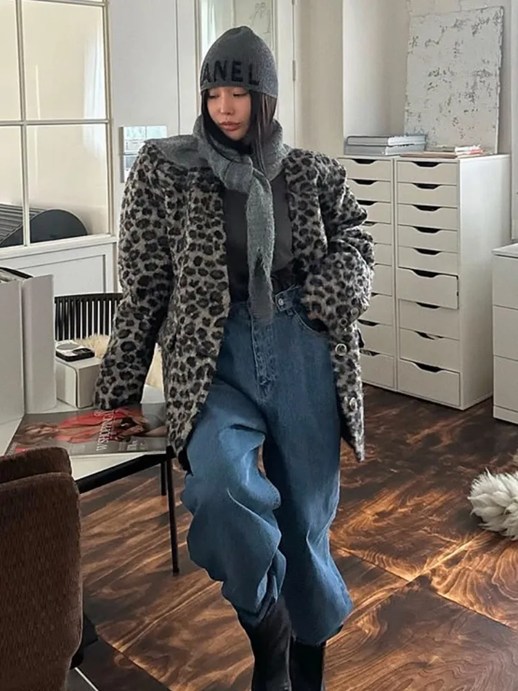 معطف Dongda Gate 2025 لخريف وشتاء جديد Sle معطف فرو خروف أنيق للنساء مع نمط بقعة مضاف من القطن كل مباراة