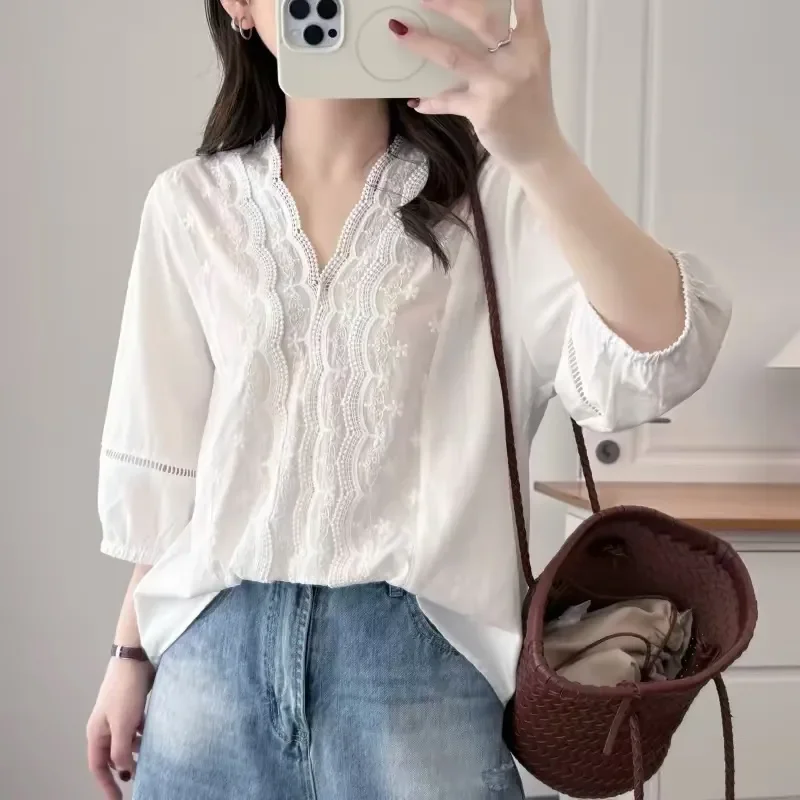 Embroidery Blouse - Damen-Bluse mit Spitzenstickerei, V-Ausschnitt, 3/4-Puffärmel, lockere,