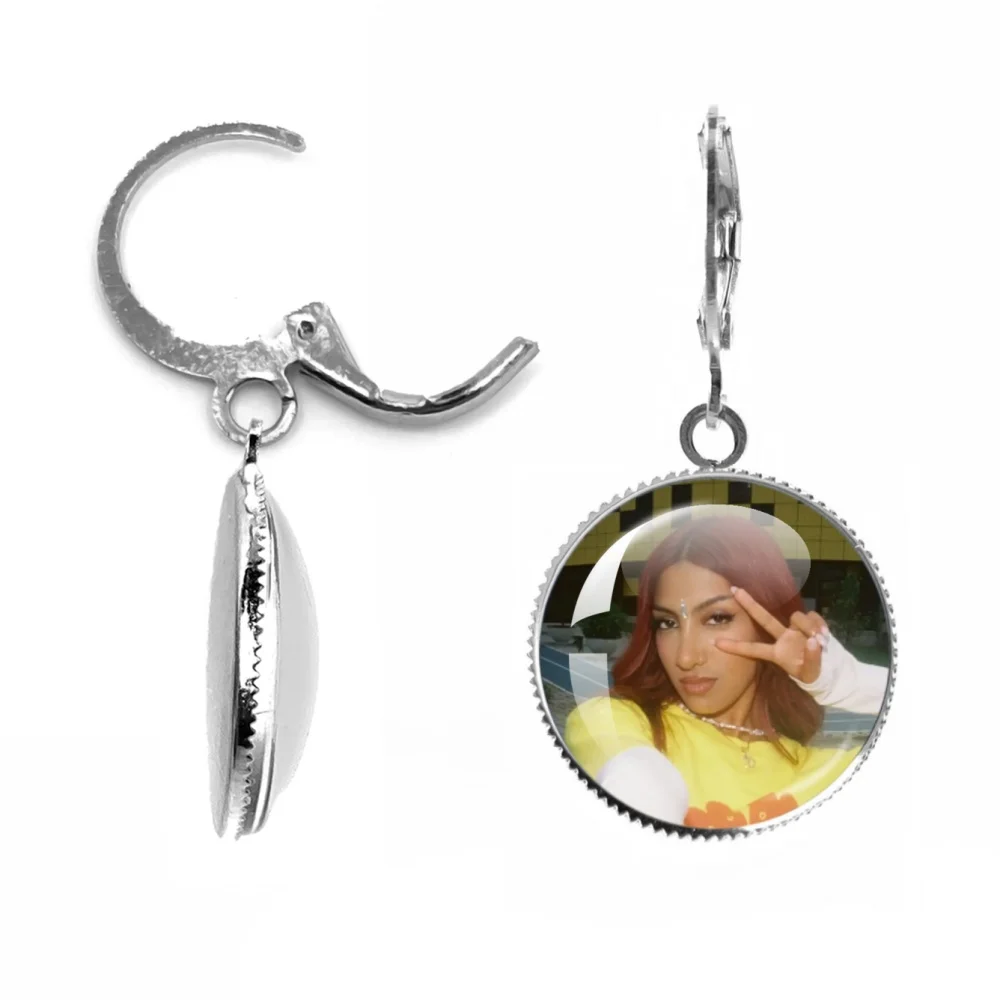 ต่างหู K- KATSEYE ใหม่ วงเกิร์ลกรุ๊ปเกาหลี งานศิลปะแก้ว จี้ห้อย ต่างหูแฟชั่น เครื่องประดับ ชาร์ม แคทซี่อาย ของขวัญสำหรับสาวๆ ﻿