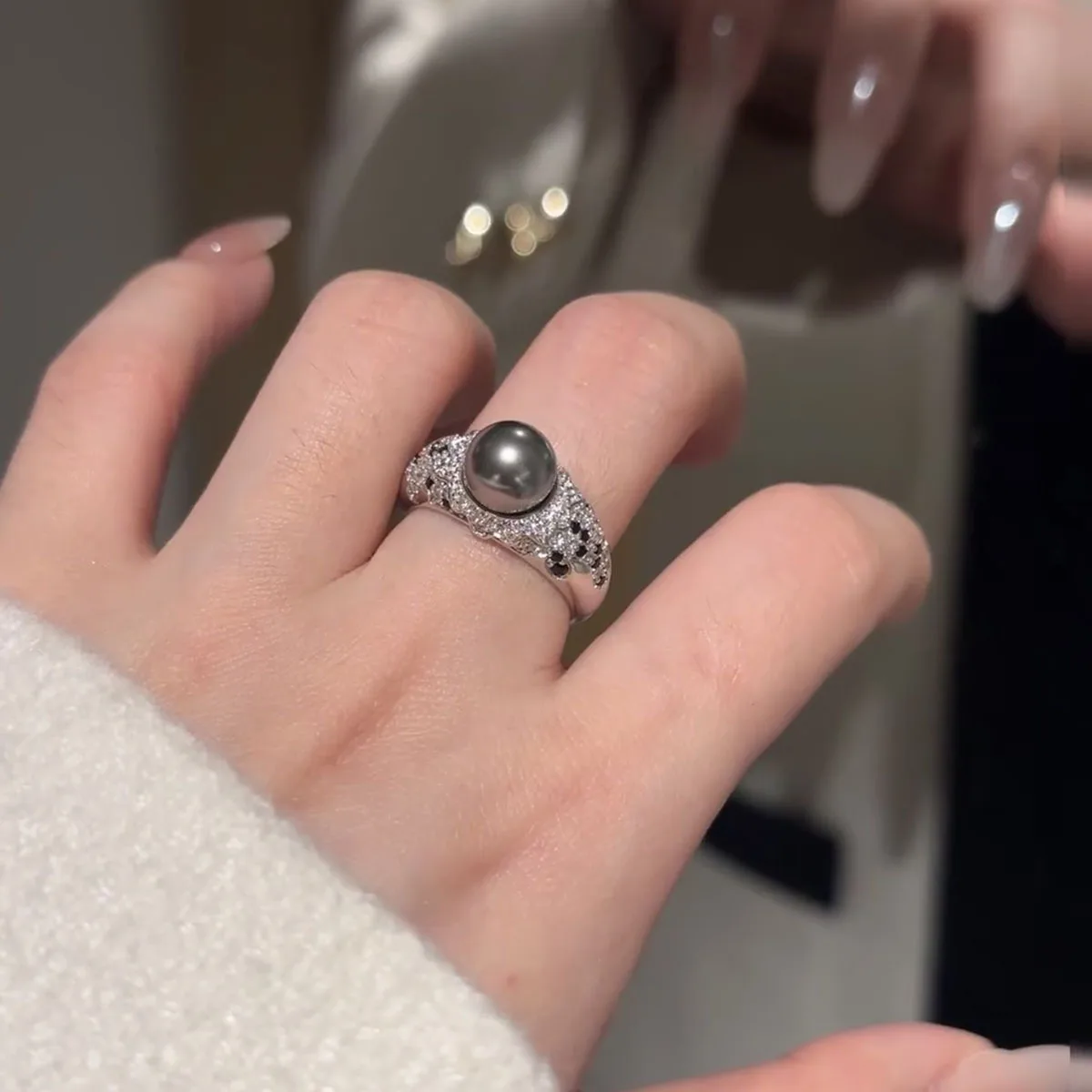 

Artistic Retro Silver Grey Pearl rings for women Silver 925 Full Diamond Exquisite Retro Round Pearl Ring New in Wedding Jewelry
