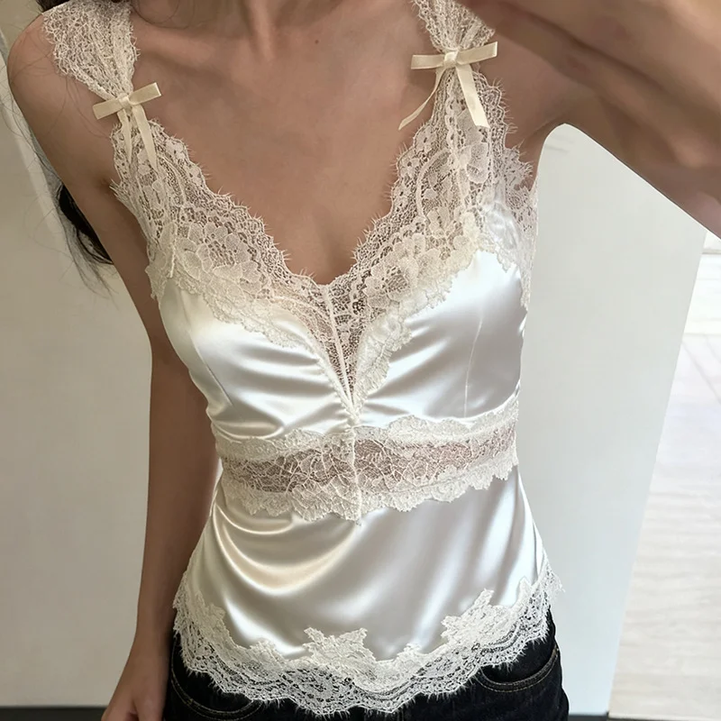 Unterhemd mit V-Ausschnitt, Spitzenbesatz und ärmellosem Camisole-Oberteil