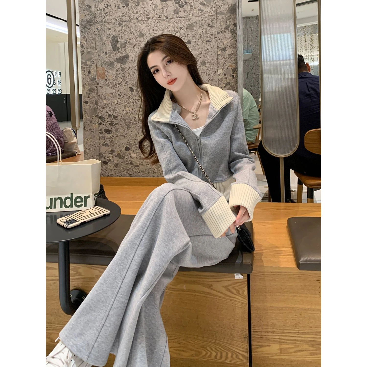 

Korean Style Sporty Sweatshirt And Wide Leg Pants Two Piece Set for Women Casual Comfortable High Waist Long Sleeve Zipper
