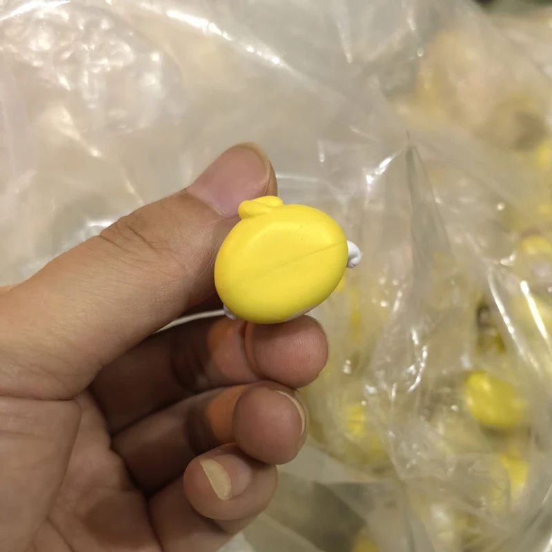 Surpresa gato da sorte fortuna gato animal de estimação ouro amarelo maneki neko gatinho figura sólida anime modelo 3d brinquedo limitado coletar presente para criança