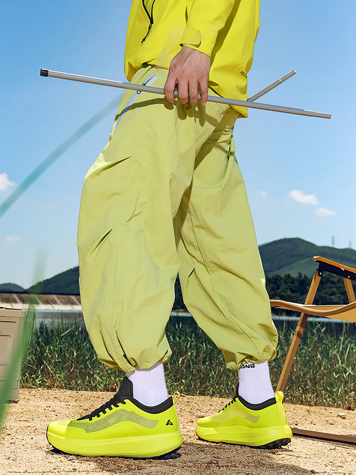 

Running Shoes Mens Womens Couple Sneakers Mens Luxury Design Flat Soft Outdoor Sports Mesh Breathable Walking Shoes