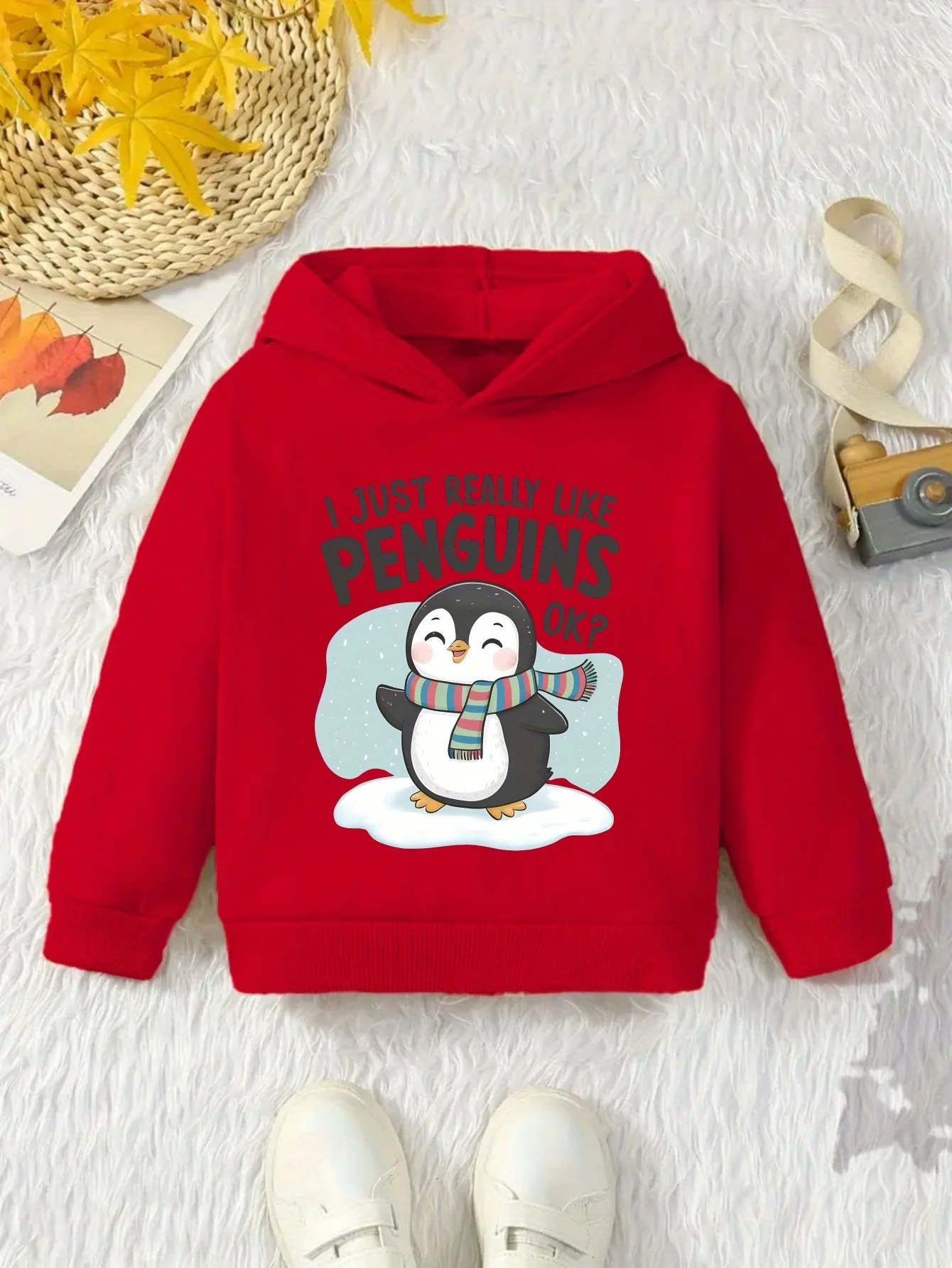 I just really like penguins. This is a long-sleeved hoodie for boys and girls, perfect for casual wear in autumn and winter.