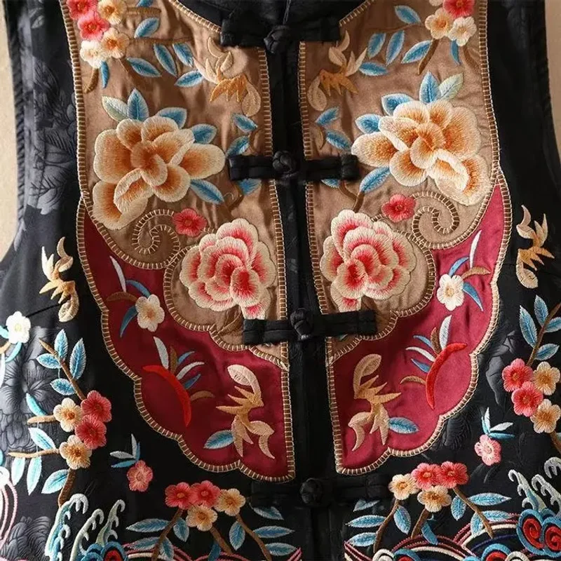 2025 Autunno Nuovo etnico da donna ricamato lavoro pesante colletto con bottoni gilet Svel Top Quali materiale senza ferro