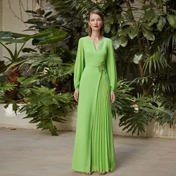 Simple Green Mother of the Bride Dresses for Weddings V Neck Long Sleeves Wedding Party Gowns Pleat Floor Length فساتين السهرة