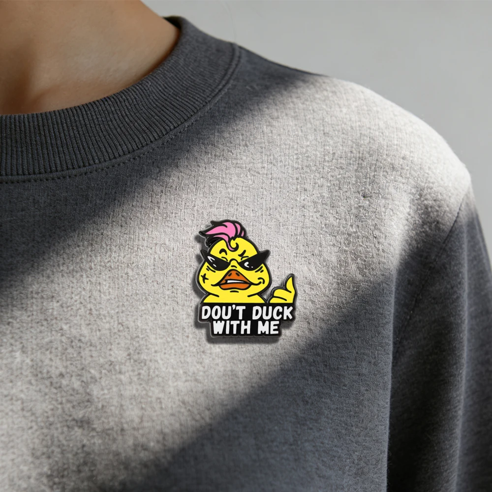 Coole Angry Duck „Don't Duck With Me“ Brosche Lustige Sonnenbrillen-Ente Anstecknadel Humorvolles Zitat Accessoires Modeschmuck Geschenk – Detail 12