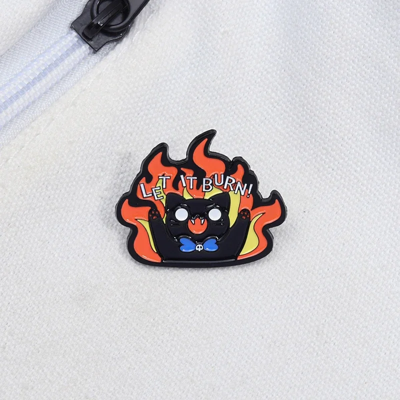 Let it Burn Angry Cat Brooch Enamel Pins Black Cat With Flames Metal Brooches Backpack Lapel Badge Punk Jewelry Gift For Friends