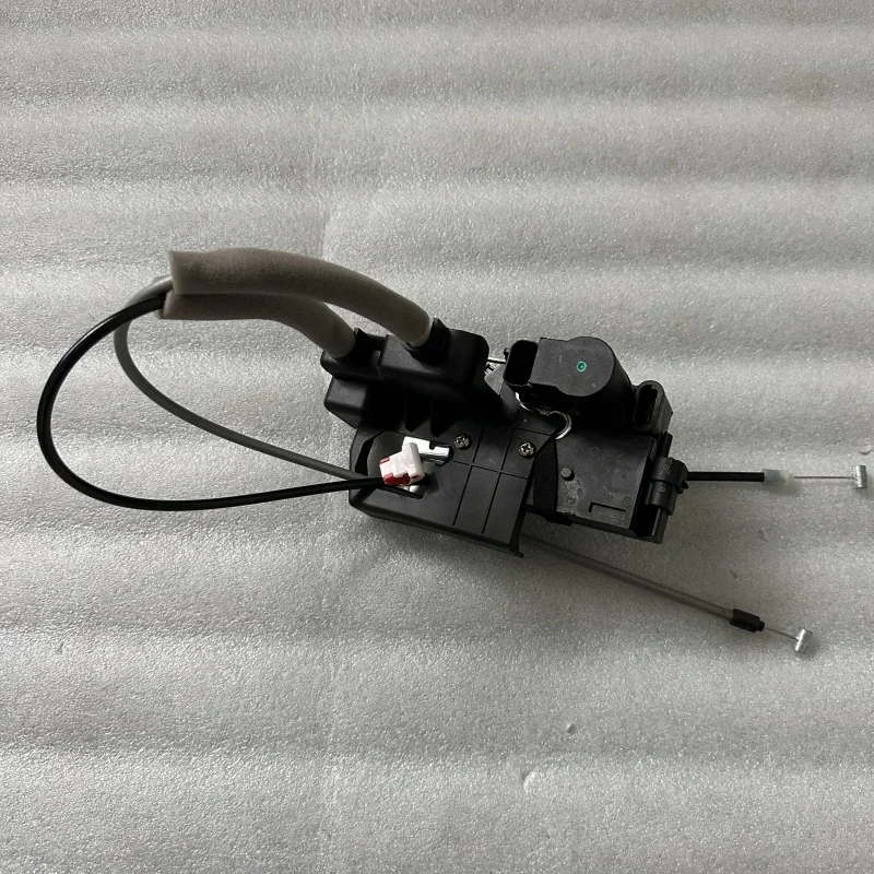 Front Door Lock Actuator  LH 7121034021 RH 7122034001 For Ssangyong Korando C New Actyon