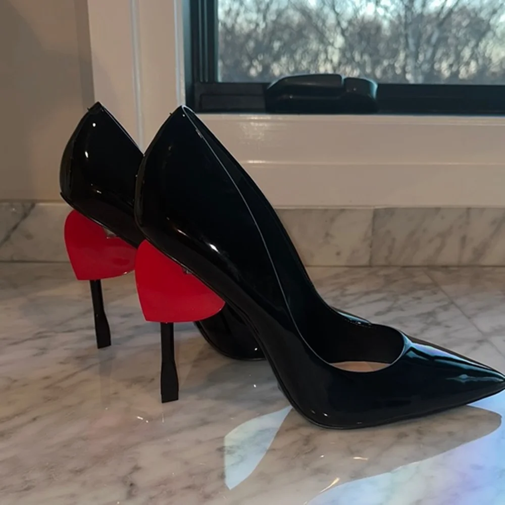 Romantic Elegant Style Women's Black Patent Leather Stiletto High Heels Oversized Red Heart Detail Pointed Toe High Heels